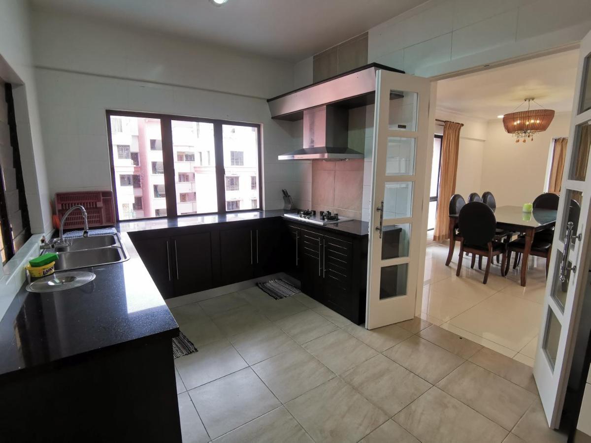 Apartemen 362 m² dengan 3 kamar tidur dan 2 kamar mandi pribadi di Distrik Pusat Bisnis Kota Kinabalu Bagian luar foto