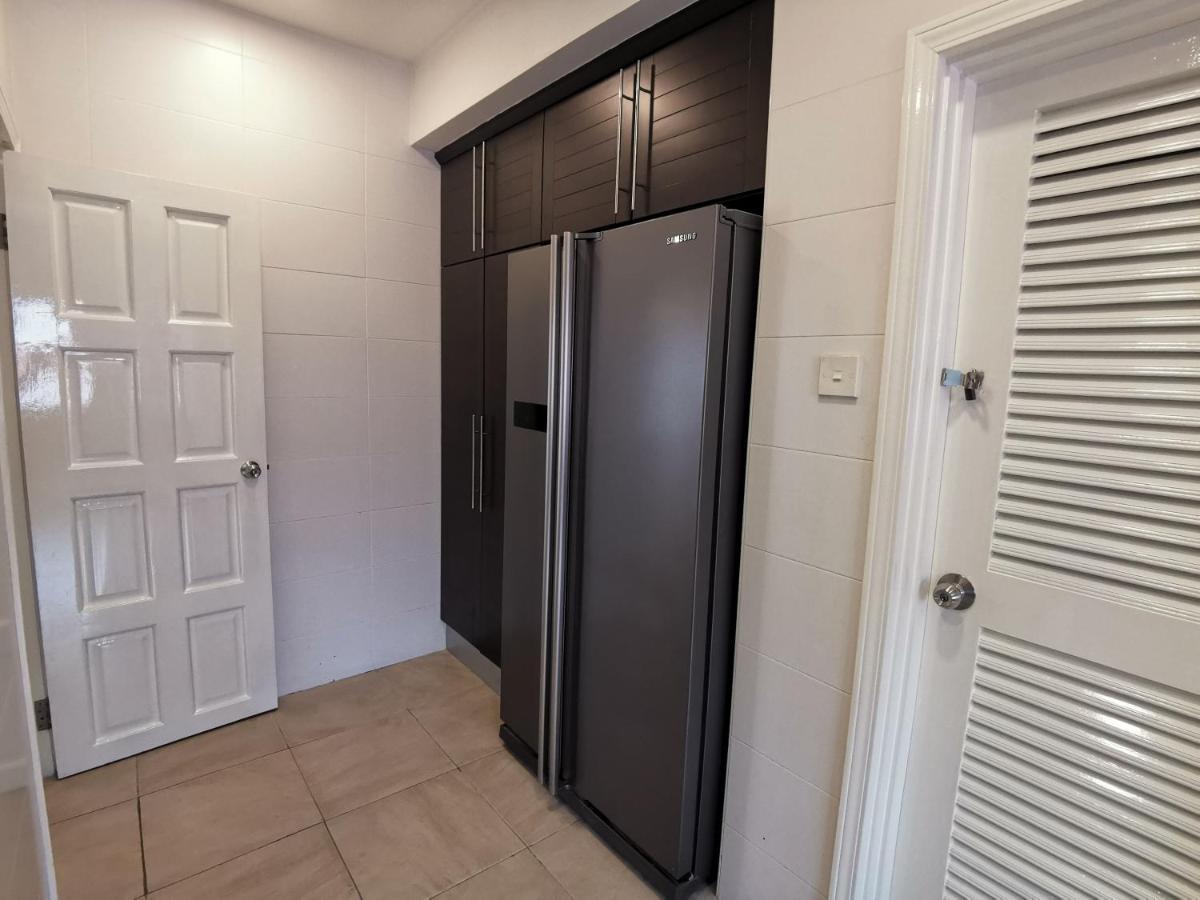 Apartemen 362 m² dengan 3 kamar tidur dan 2 kamar mandi pribadi di Distrik Pusat Bisnis Kota Kinabalu Bagian luar foto