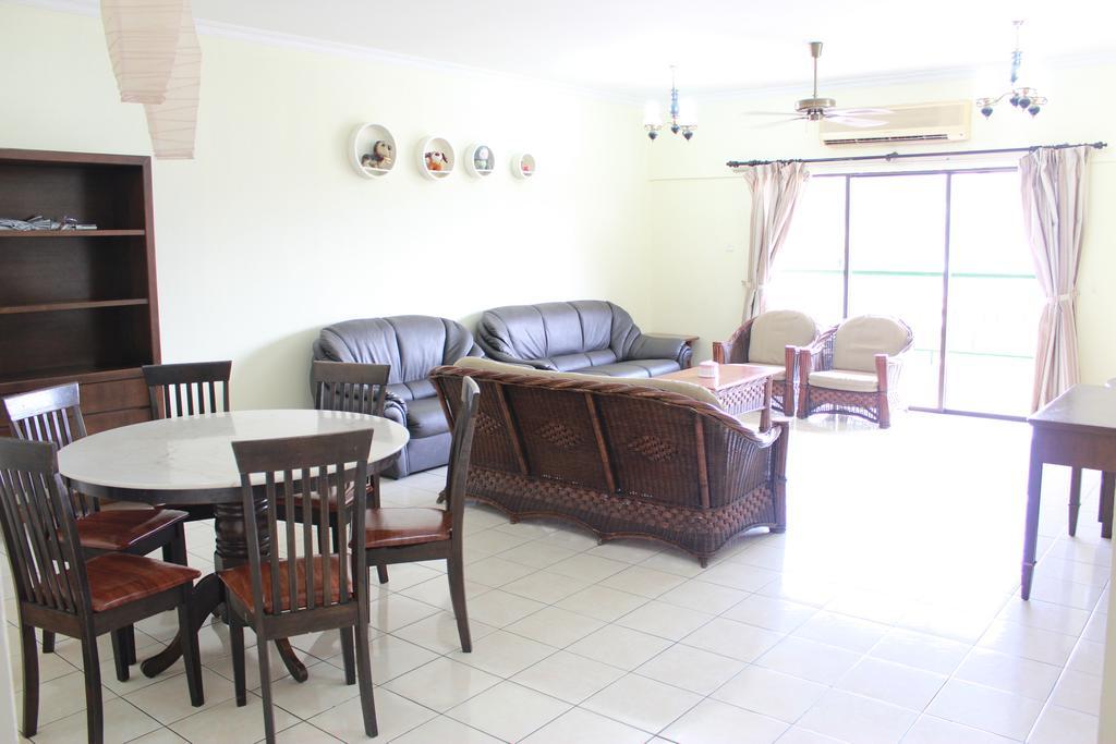 Apartemen 362 m² dengan 3 kamar tidur dan 2 kamar mandi pribadi di Distrik Pusat Bisnis Kota Kinabalu Bagian luar foto
