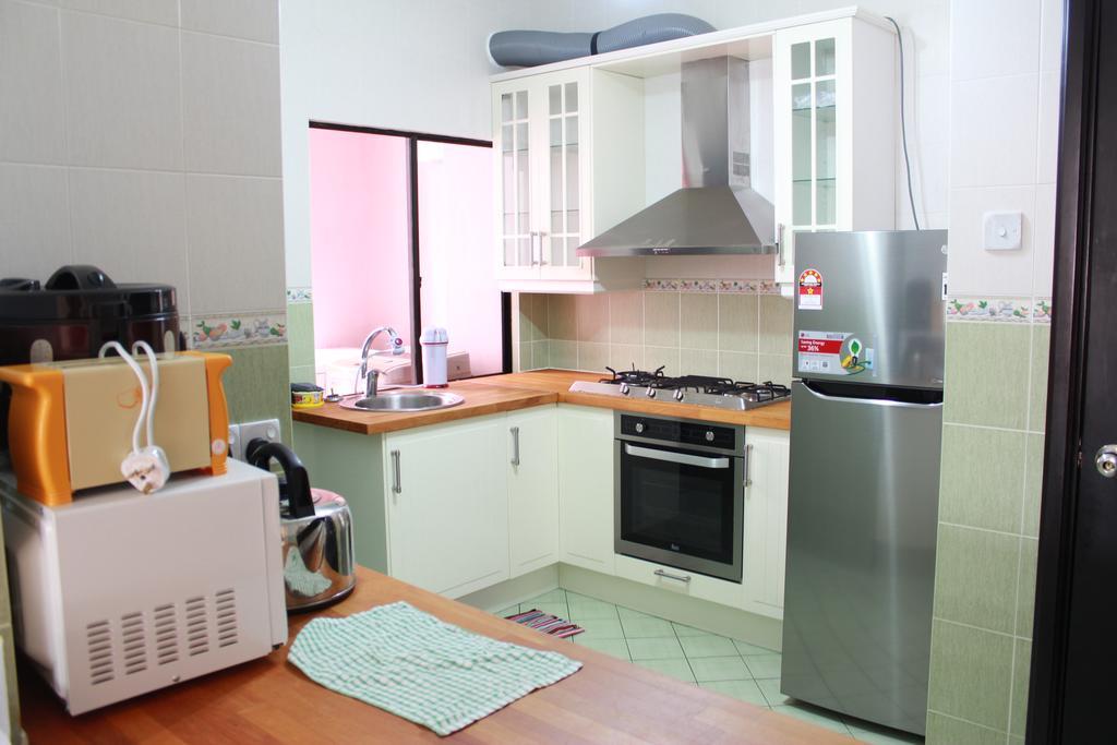 Apartemen 362 m² dengan 3 kamar tidur dan 2 kamar mandi pribadi di Distrik Pusat Bisnis Kota Kinabalu Bagian luar foto