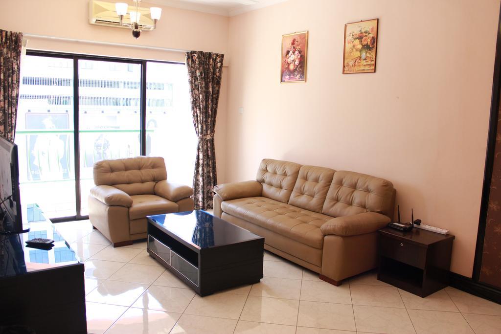 Apartemen 362 m² dengan 3 kamar tidur dan 2 kamar mandi pribadi di Distrik Pusat Bisnis Kota Kinabalu Bagian luar foto
