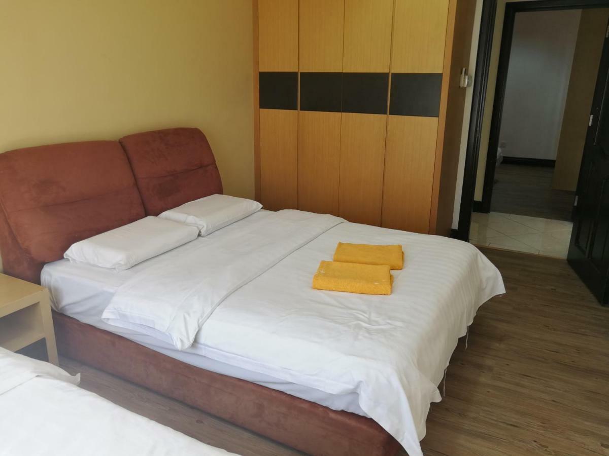 Apartemen 362 m² dengan 3 kamar tidur dan 2 kamar mandi pribadi di Distrik Pusat Bisnis Kota Kinabalu Bagian luar foto