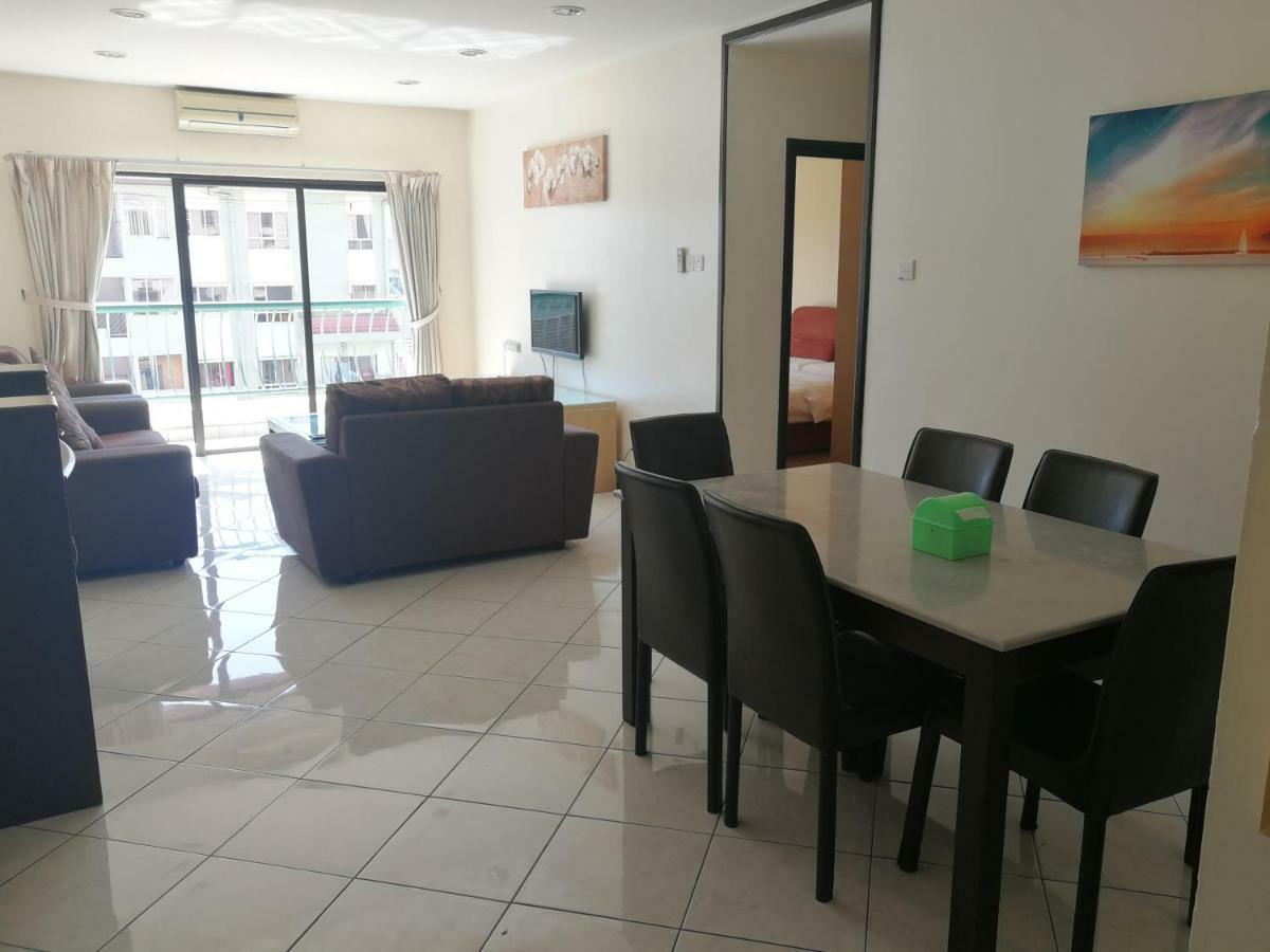 Apartemen 362 m² dengan 3 kamar tidur dan 2 kamar mandi pribadi di Distrik Pusat Bisnis Kota Kinabalu Bagian luar foto