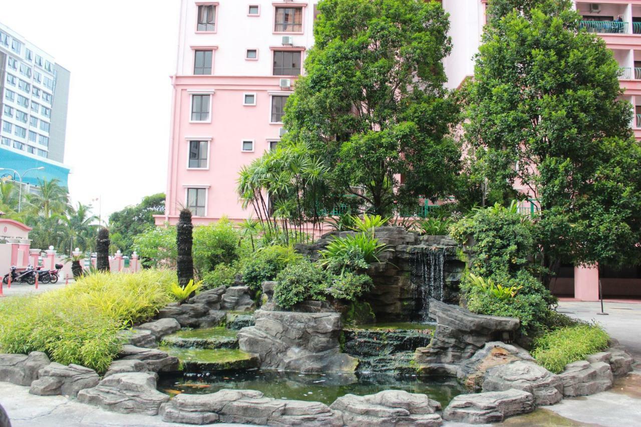 Apartemen 362 m² dengan 3 kamar tidur dan 2 kamar mandi pribadi di Distrik Pusat Bisnis Kota Kinabalu Bagian luar foto